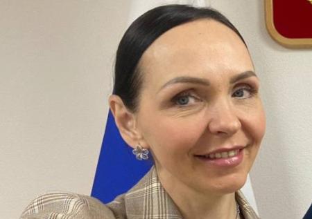Чиновница объяснилась за угрозы дочери отправки «фраера» на СВО
