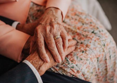 Как дожить до 100 лет? Принципы долгожителей и советы ученых по питанию
