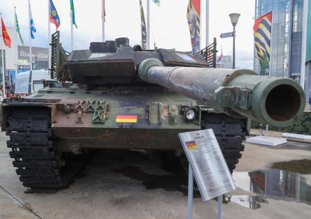 «Неубиваемых танков не бывает»: Ростех нашел все недостатки Leopard 2A6
