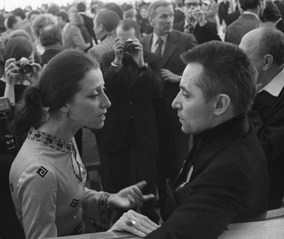 Балерина народная артистка СССР Майя Михайловна Плисецкая и главный балетмейстер Государственного дважды ордена Ленина академического Большого театра Союза ССР народный артист СССР Юрий Николаевич Григорович