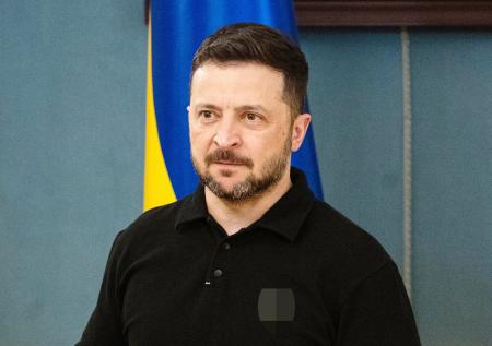 На Украине обвинили Зеленского в создании концлагеря из страны