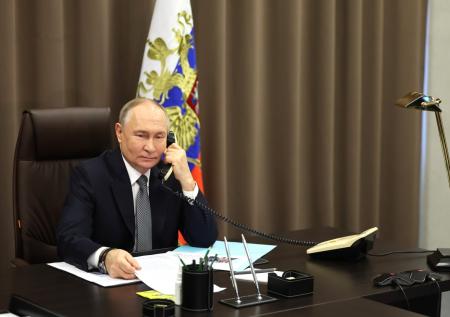 В Кремле назвали точное время телефонного разговора Путина и Трампа