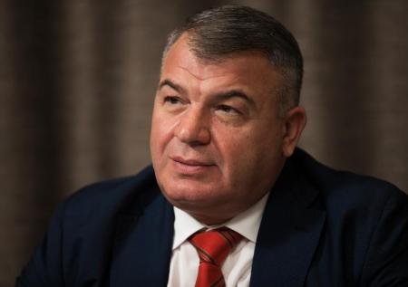 Сердюкова обвинили в важном просчете на посту главы Минобороны России