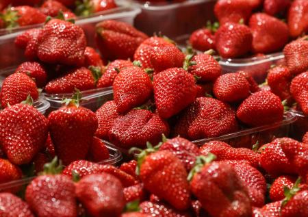 Нутрициолог рассказала, как выбрать качественную и вкусную клубнику