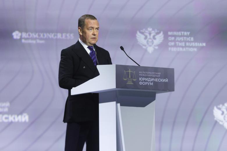 Дмитрий Медведев