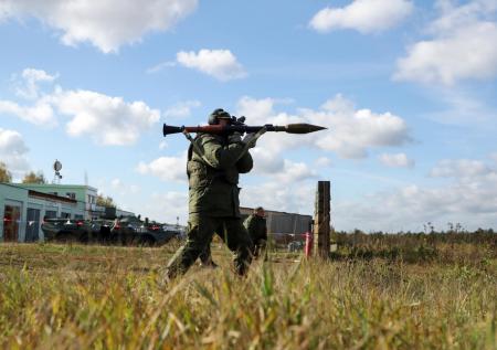 Российские военные отбили атаку четырех смертников на военную базу в Сирии
