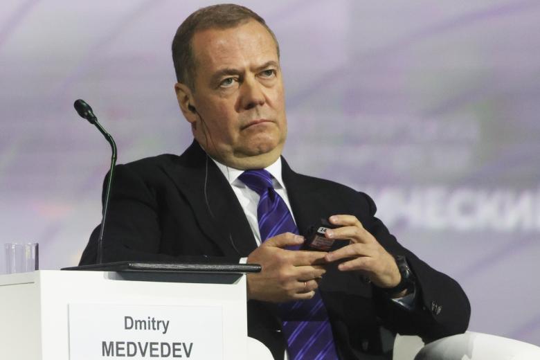 Дмитрий Медведев