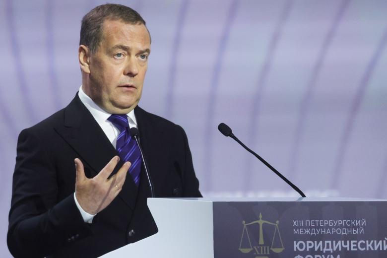Дмитрий Медведев