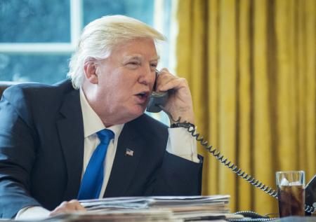 Стало известно, о чем Трамп попросил Путина в телефонном разговоре