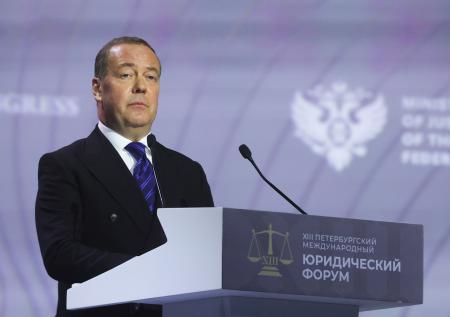Медведев предрек Киеву судьбу Третьего рейха