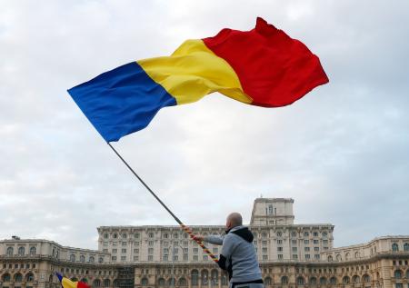 Жители Румынии режут паспорта и просят убежище после выборов