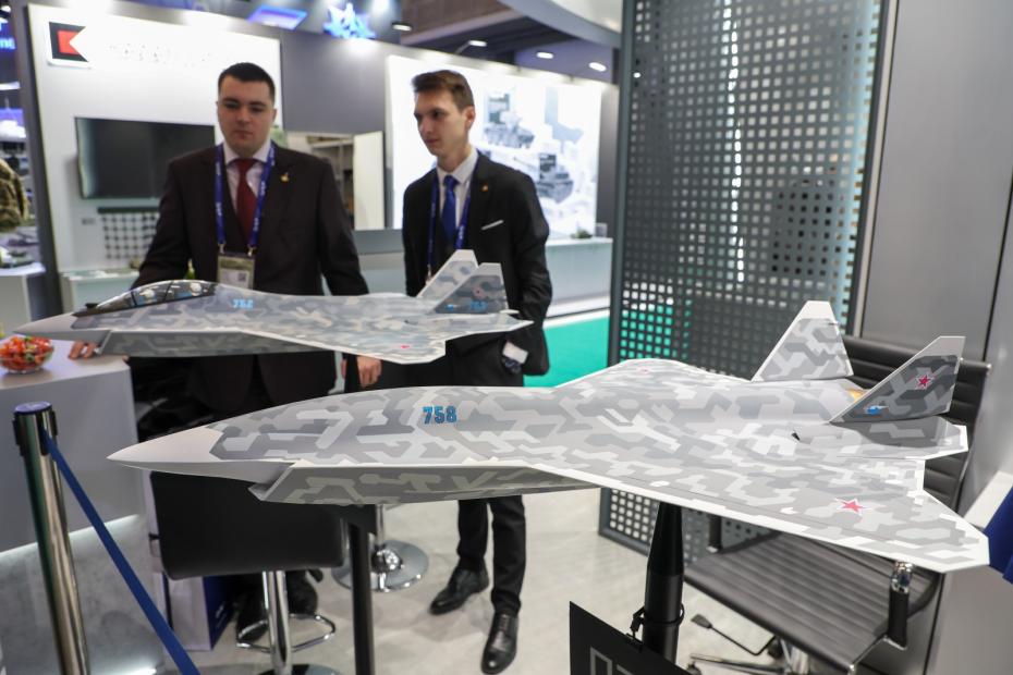 Модель самолета Су-57Э