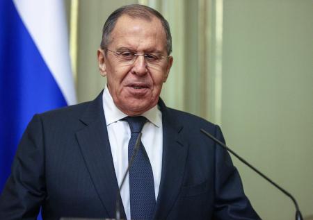 «Зачем семейное положение?»: Лавров рассмешил студенток Еревана