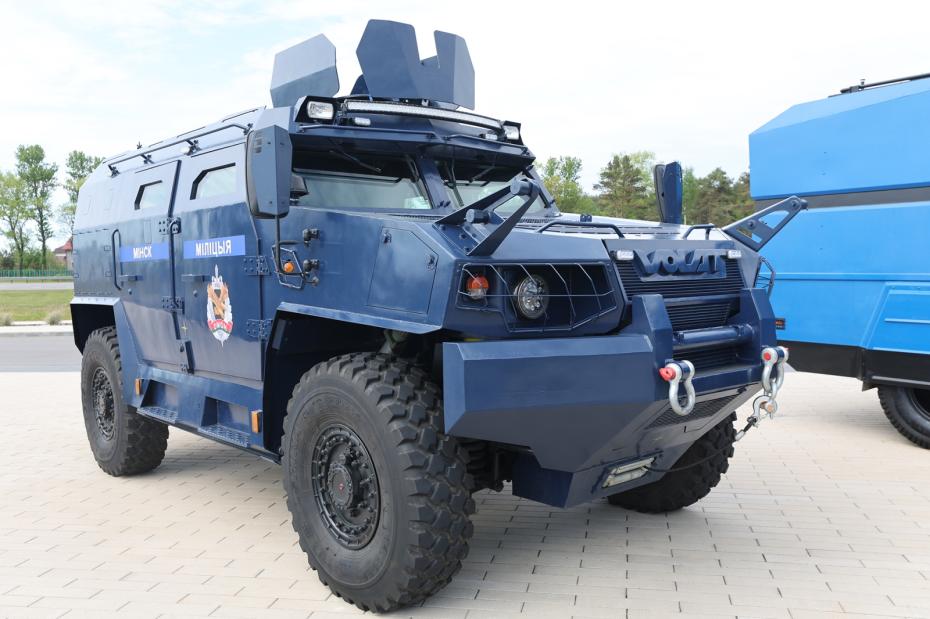 Легкобронированный автомобиль МЗКТ-490100-217