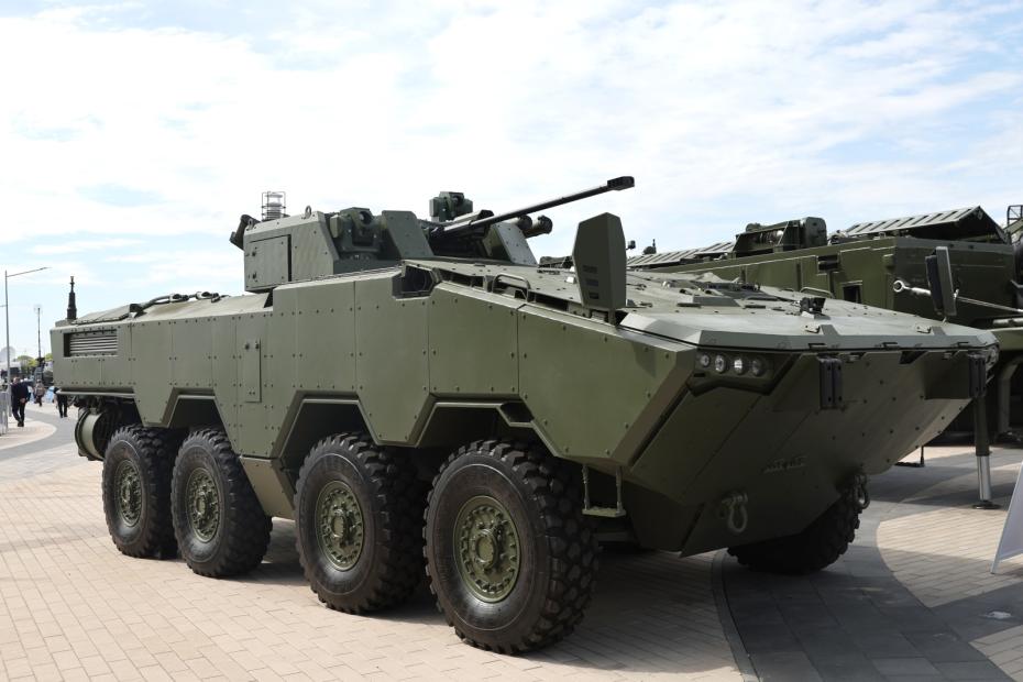 Бронетранспортер МЗКИ-690003-021