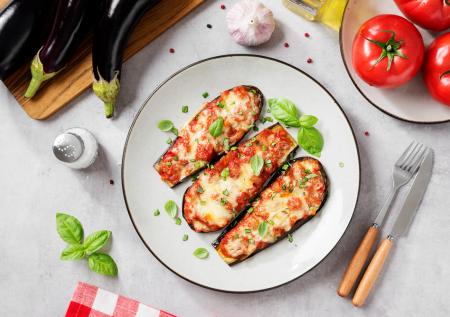 Хрустящие лодочки из баклажанов с сыром и чесноком! Вкуснятина на ужин!