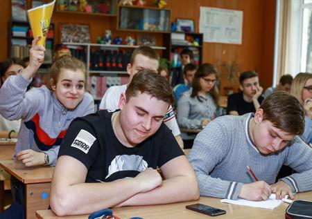 В Госдуме оценили идею ввести оценки за поведение в школах