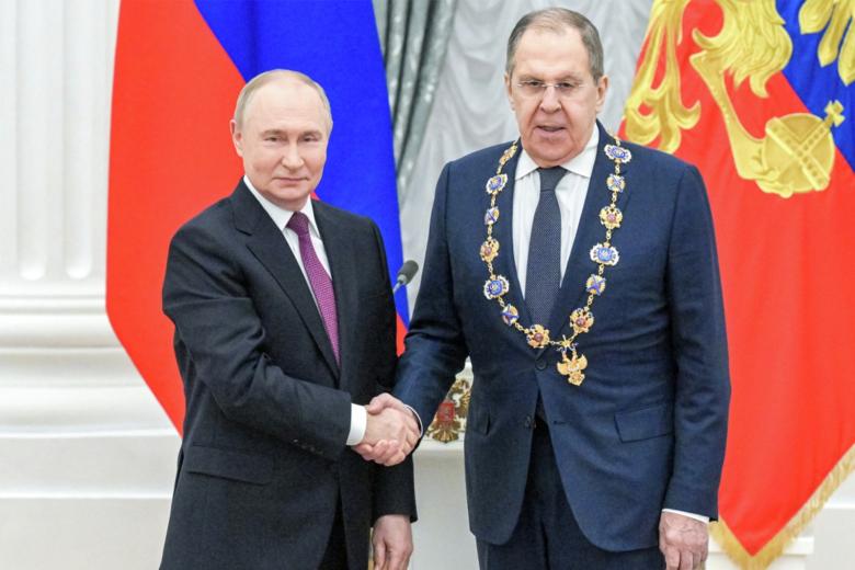 Владимир Путин вручил Сергею Лаврову орден Святого Андрея Первозванного