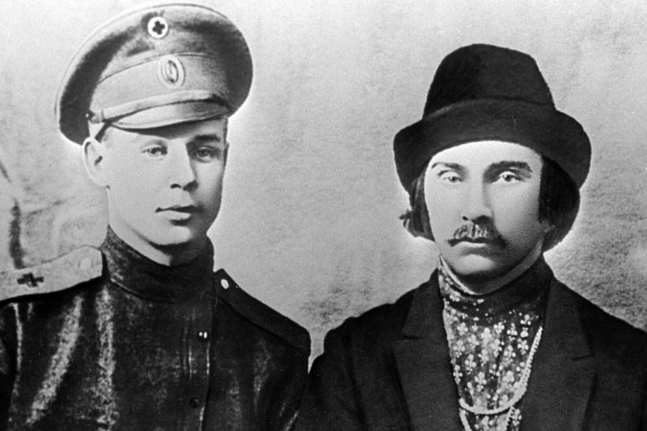 Сергей Есенин (слева) и Николай Клюев