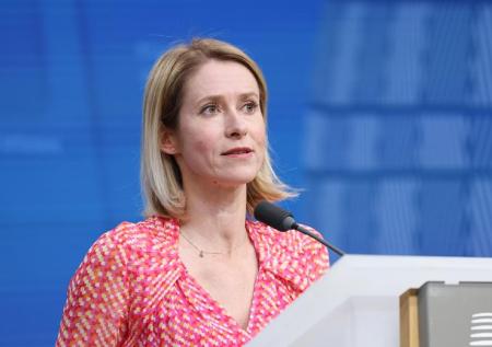 Каллас упрекнула президента Сербии в поездке в Москву на 9 Мая