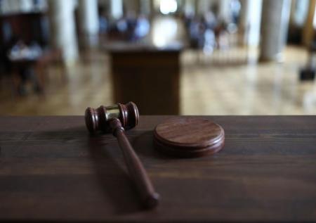 Пособника украинских аферистов отправили в колонию за обман депутата