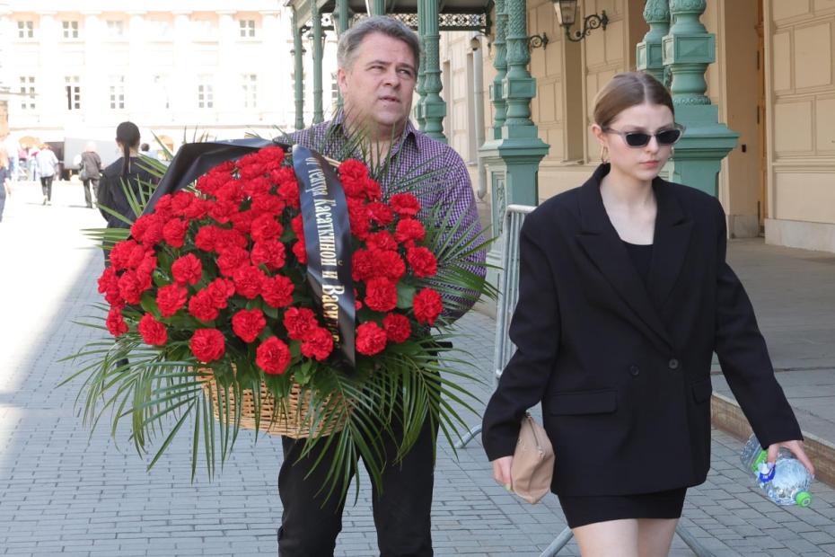 Венок от Театра классического балета Н. Касаткиной и В. Василева