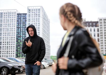Онанист-педофил домогался девочек на детской площадке