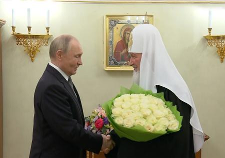 Путин поблагодарил патриарха Кирилла за поддержку русской культуры