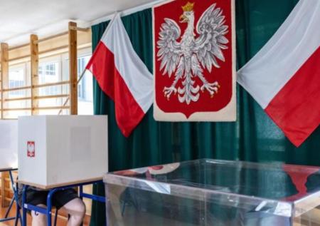 «Не буду подписывать»: кандидат в президенты Польши отказал националистам