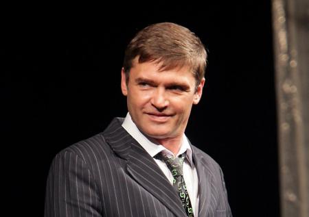 Арзамасова, слухи об измене жены, запрет Украины: как живет Игорь Лифанов