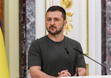 Зеленский ввел санкции против десяти человек и девяти компаний