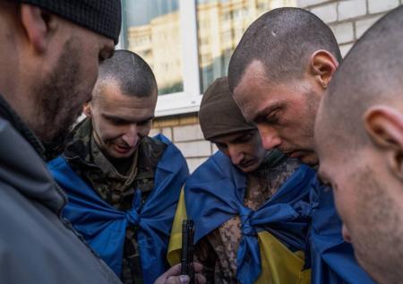 Командир «Азова» взвыл от отсутствия сослуживцев среди вернувшихся из плена