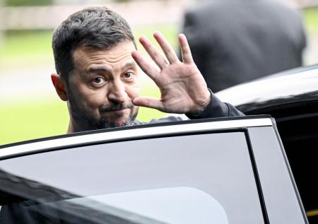 Зеленскому пытаются найти место на саммите НАТО