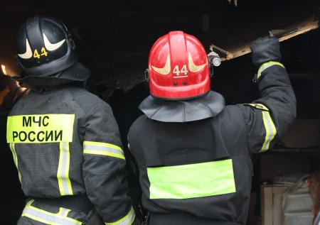 Горящая школа в Казани попала на видео