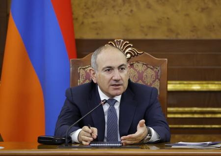 Пашинян заявил о готовности лично изменить конституцию при одном условии