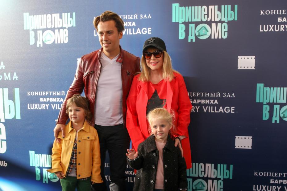 Максим Галкин и Алла Пугачева с детьми, 2018 год
