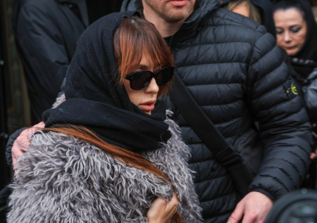 «Не хочет по-нормальному»: Карицкая будет судиться с менеджером Техника