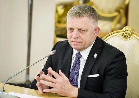 Фицо назвал мир между Арменией и Азербайджаном сигналом для Европы