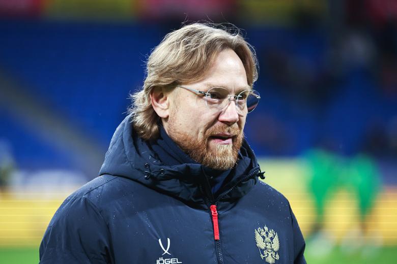 Валерий Карпин