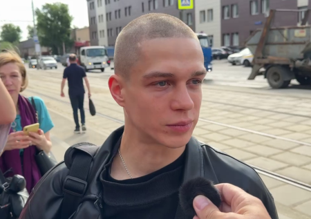 «Показательный пример»: депутат об уходе актера Калюжного в армию