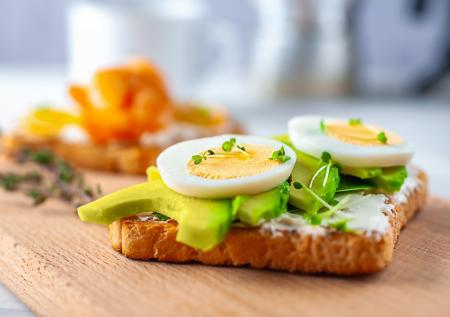 Хрустящее блаженство: 15 простых в приготовлении брускетт на любой вкус