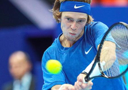Теннисист Рублев успешно стартовал на турнире Roland Garros