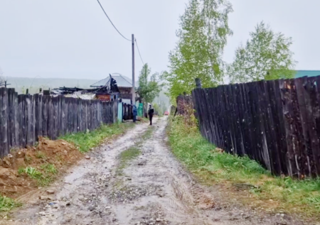 «Дочь была спокойна»: мать пострадавшей в резне о звонке девочки до ЧП