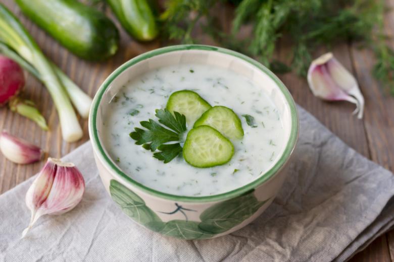 Быстро, вкусно и свежо: окрошка с минералкой — рецепт проще простого