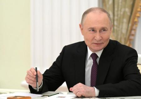 Путин заявил, что работа тренеров требует материального поощрения