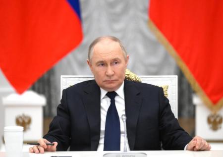 Путин предложил популяризировать спорт через «Госуслуги»