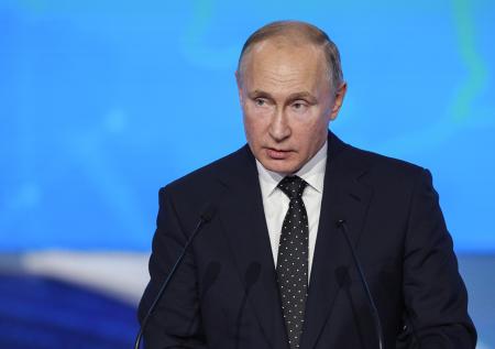 «Важно беречь правду»: Путин о попытках переписать историю