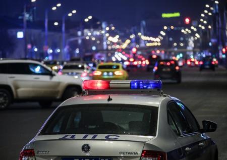 Российских водителей могут обязать уступать полосу спецтранспорту