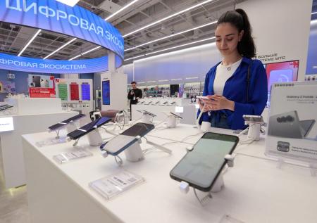 Россиянам раскрыли, когда рухнут цены на гаджеты из-за падения доллара