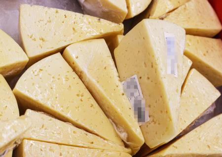 В одном из регионов продавали сыр с веществом для лечения скота от глистов